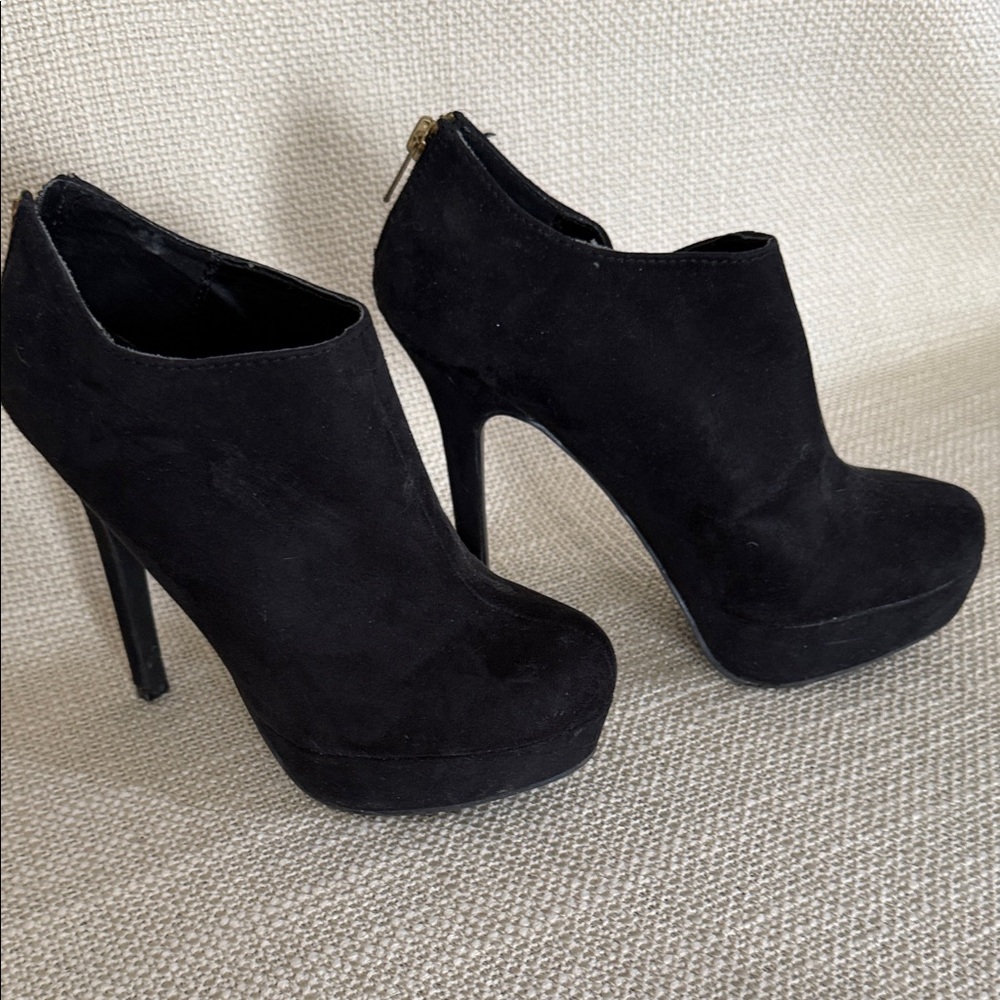 Steve Madden Black Suede Heeled Booties